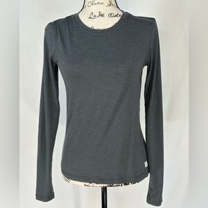 Vuori Shirt Women’s XS Grey Lux Long Sleeve Crew Neck Athleisure Top Loungewear